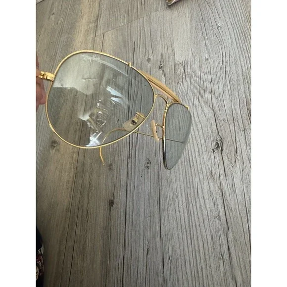 62[]14 VINTAGE B&L RAY-BAN GRAY PHOTOCHROMATIC OUTDOORSMAN II